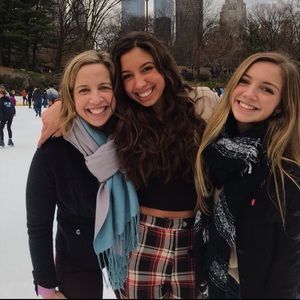 Meet your Posher, Olivia